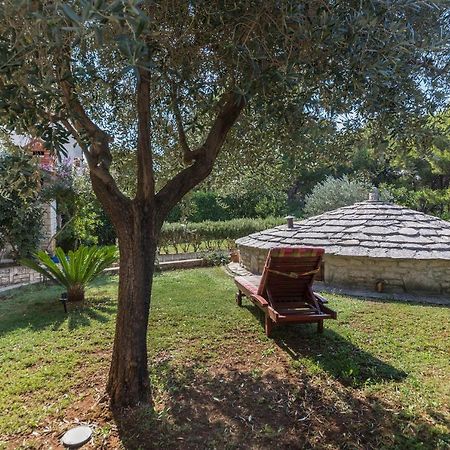 Apartments Villa Lungomare Pula Bagian luar foto