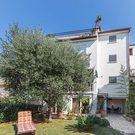 Apartments Villa Lungomare Pula Bagian luar foto