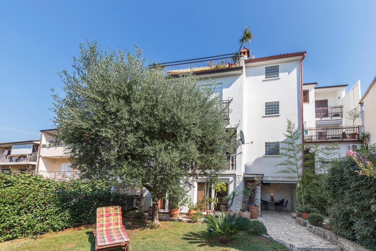 Apartments Villa Lungomare Pula Bagian luar foto